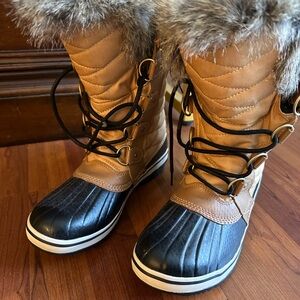 Sorel Tan and Black Winter Boots with Faux Fur